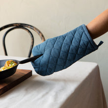 Load image into Gallery viewer, Heirloom Oven Mitt - Midnight