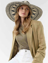 Load image into Gallery viewer, Large Bell Hat - Light Sand