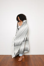 Load image into Gallery viewer, Hendrix Throw - Shadow
