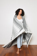 Load image into Gallery viewer, Hendrix Throw - Shadow
