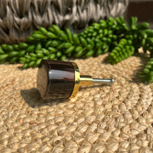 Load image into Gallery viewer, Shell Knob - Black