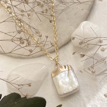 Load image into Gallery viewer, Marquesas Square Pearl Charm Necklace - Gold