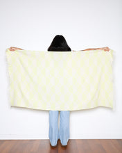 Load image into Gallery viewer, Phase Towel - Lime