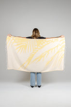 Load image into Gallery viewer, The Somers Palm Towel - Apricot