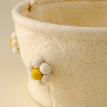 Load image into Gallery viewer, Daisy Felt Easter Basket - Cream