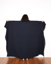 Load image into Gallery viewer, Capella Throw - Black
