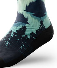 Load image into Gallery viewer, Crew Socks - Westward