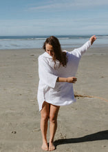 Load image into Gallery viewer, The Cocoon Surf Poncho Women's - Seashell
