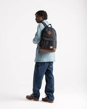 Load image into Gallery viewer, Heritage Backpack - Navy/Tan
