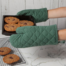 Load image into Gallery viewer, Heirloom Oven Mitt - Stonewash Jade
