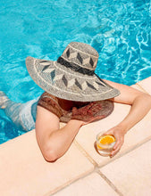 Load image into Gallery viewer, Large Bell Hat - Light Sand
