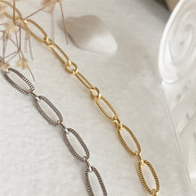 Load image into Gallery viewer, Donostia Textured Paperclip Chain Necklace
