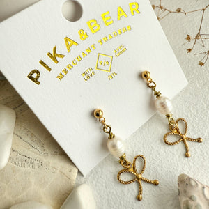 Fontange Raw Brass Bow and Pearl Drop Earrings - Gold