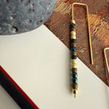 Load image into Gallery viewer, Indurata Beaded Bended Wire Earrings - Cauchon
