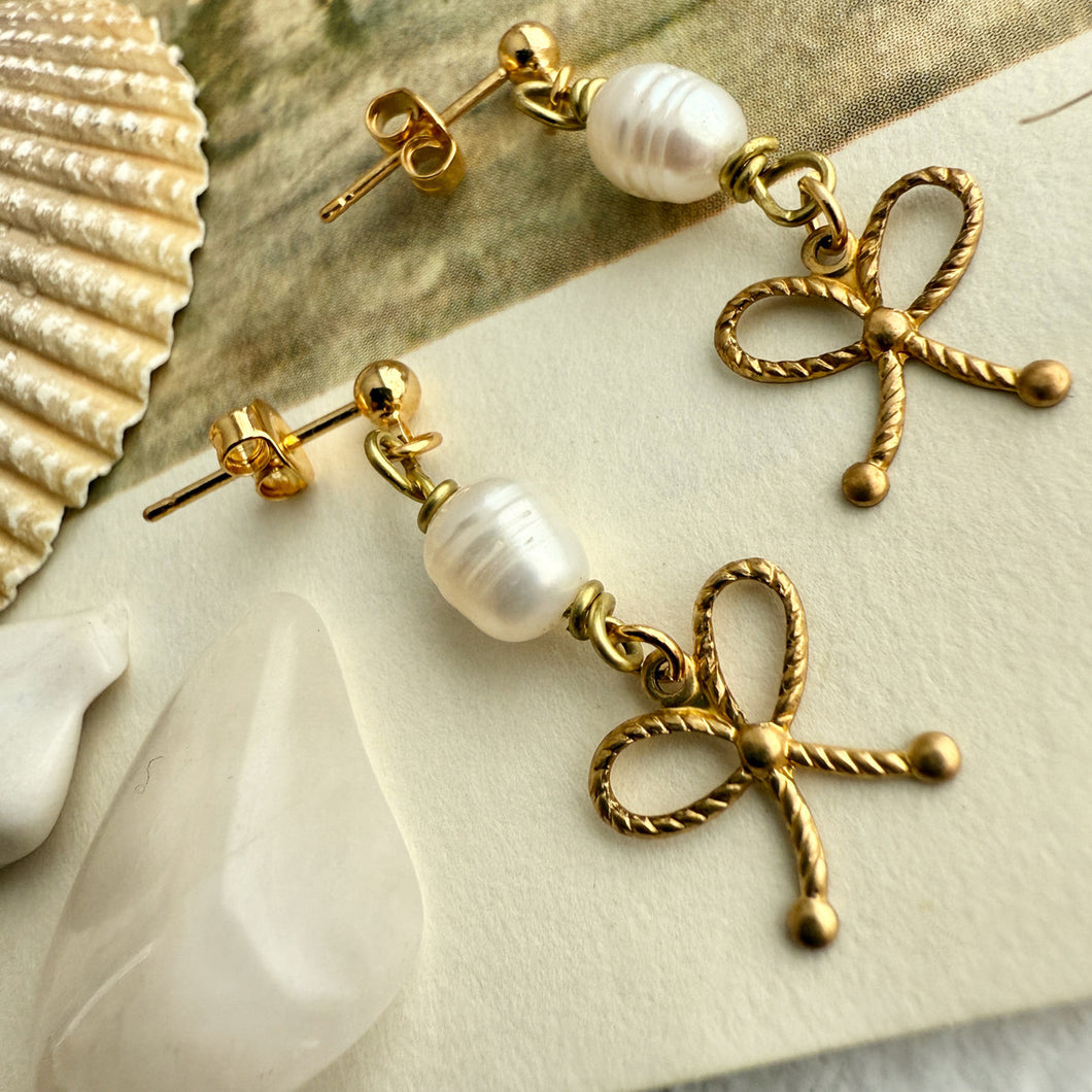 Fontange Raw Brass Bow and Pearl Drop Earrings - Gold
