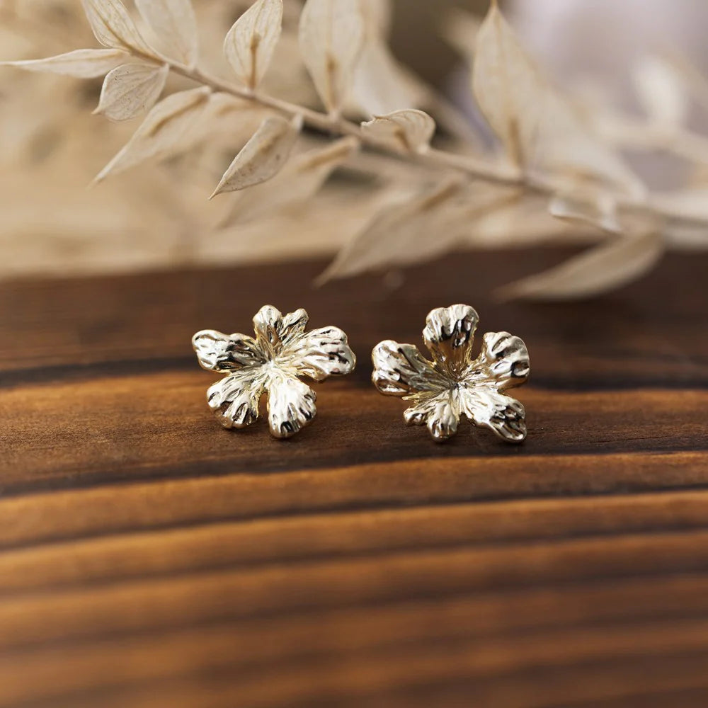 Hibiscus Studs - Gold