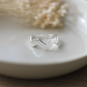 Mellow Wave Ring