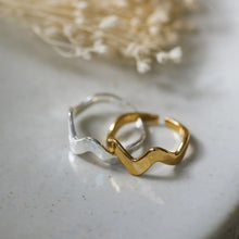 Load image into Gallery viewer, Mellow Wave Ring
