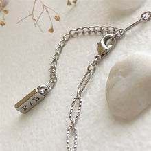 Load image into Gallery viewer, Donostia Textured Paperclip Chain Necklace
