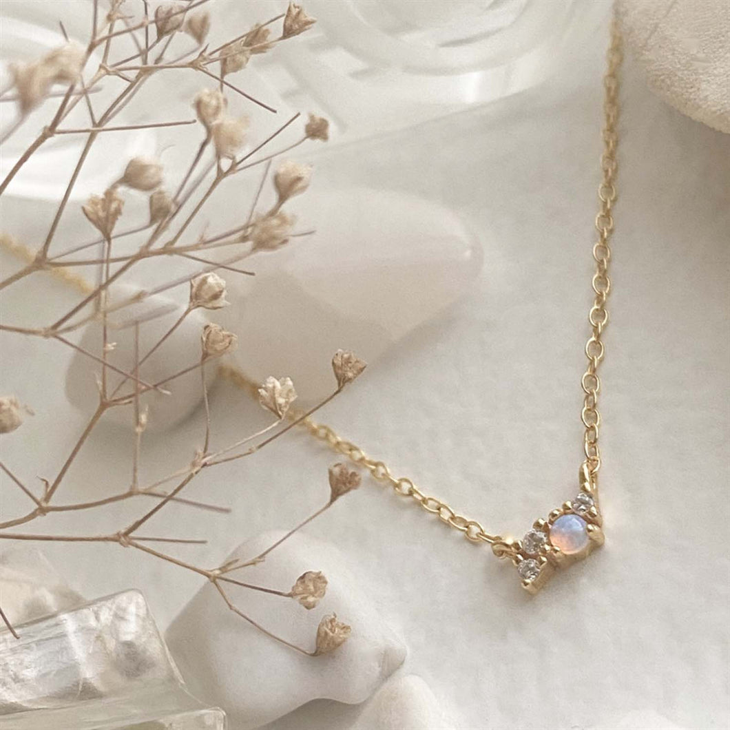 Pavlovna Rhinestone and Fire Opal Cluster Pendant Necklace - Gold
