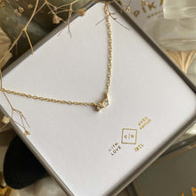 Load image into Gallery viewer, Pavlovna Rhinestone and Fire Opal Cluster Pendant Necklace - Gold
