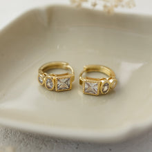 Load image into Gallery viewer, Polyanna Hoops - Clear
