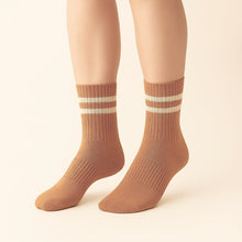 Load image into Gallery viewer, Bettega Classic Crew Socks with Stripe Detail
