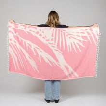 Load image into Gallery viewer, The Somers Palm Towel - Pink

