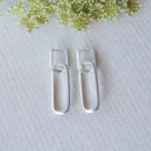 Load image into Gallery viewer, Twofold Earrings Short - Silver
