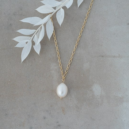 Veda White Pearl Necklace - Gold