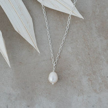 Load image into Gallery viewer, Veda White Pearl Necklace - Silver
