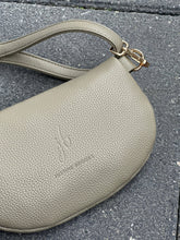 Load image into Gallery viewer, Crossbody Bag - Green
