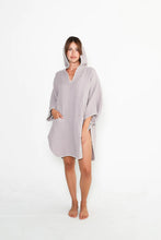 Load image into Gallery viewer, Cocoon Poncho - Lilac
