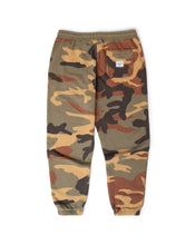 Load image into Gallery viewer, Men&#39;s Vintage Wash Classic Sweatpants - Woodland Camo
