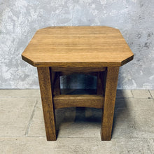 Load image into Gallery viewer, Oak Side Table (Small)

