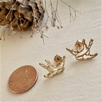 Load image into Gallery viewer, Swoop Swallow Stud Earrings - Gold

