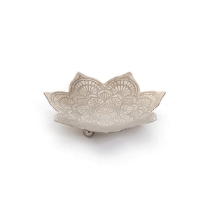 Iron Flower Shaped Plate