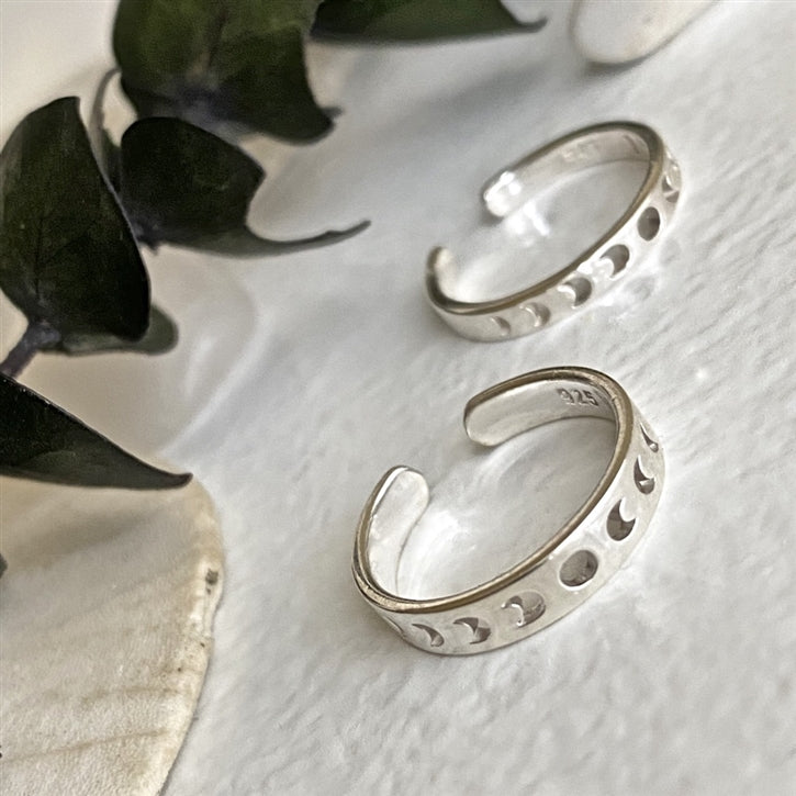 Synodic Sterling Silver Moon Phase Toe Ring