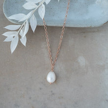 Load image into Gallery viewer, Veda White Pearl Necklace - Rose Gold
